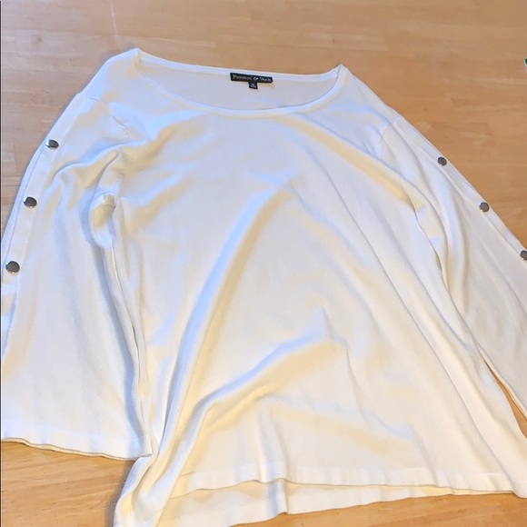 Preston & York Snap Bell Sleeve Top - Picture 3 of 7